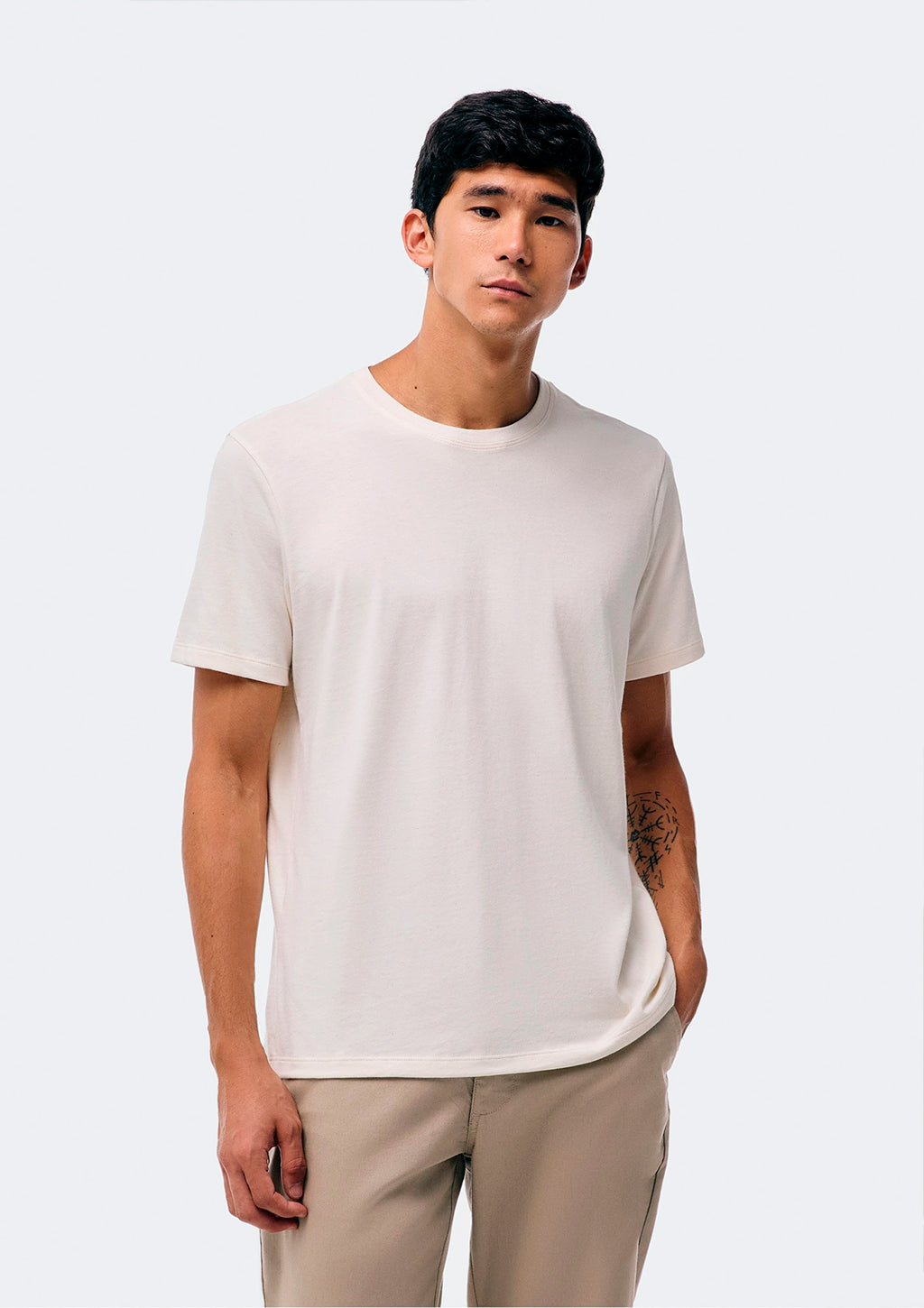 Camiseta Manga Curta Hering Regular World Unissex - Off White