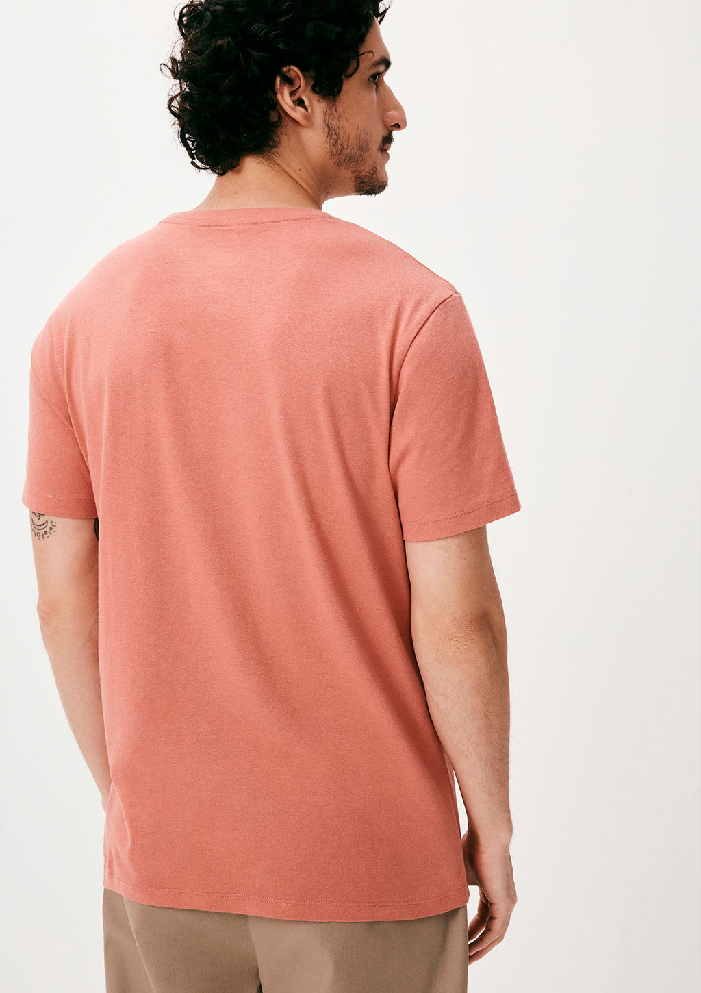 Camiseta Manga Curta World Hering Unissex - Rosa