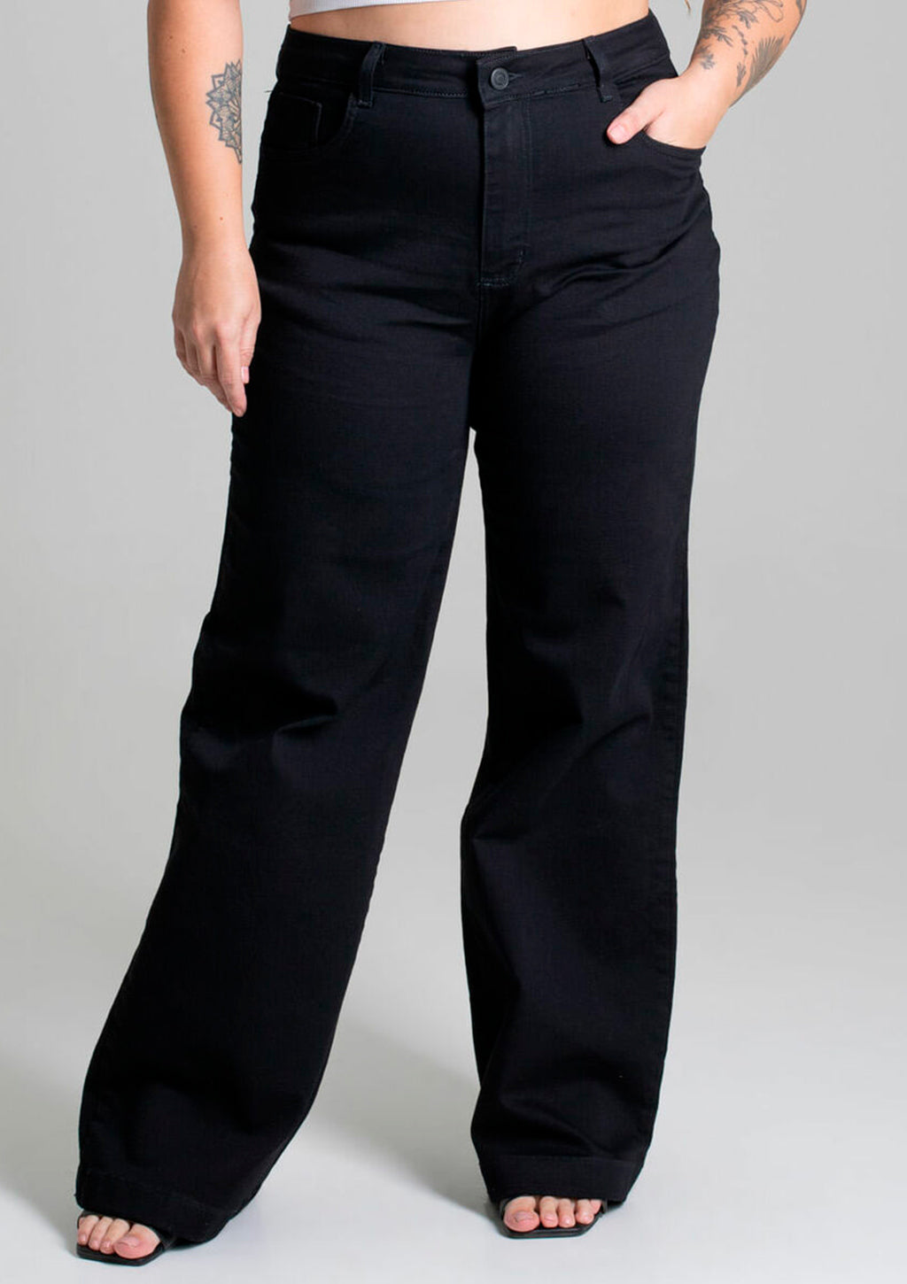 Calça Wide Leg Em Sarja Sawary Plus Size Feminina - Preto