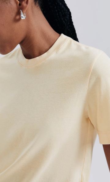 Camiseta Hering Básica Feminina Estonada Soft - Amarelo