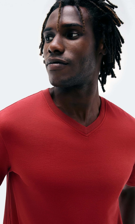 Camiseta Básica Hering Masculina Manga Curta Decote V World - Vermelho