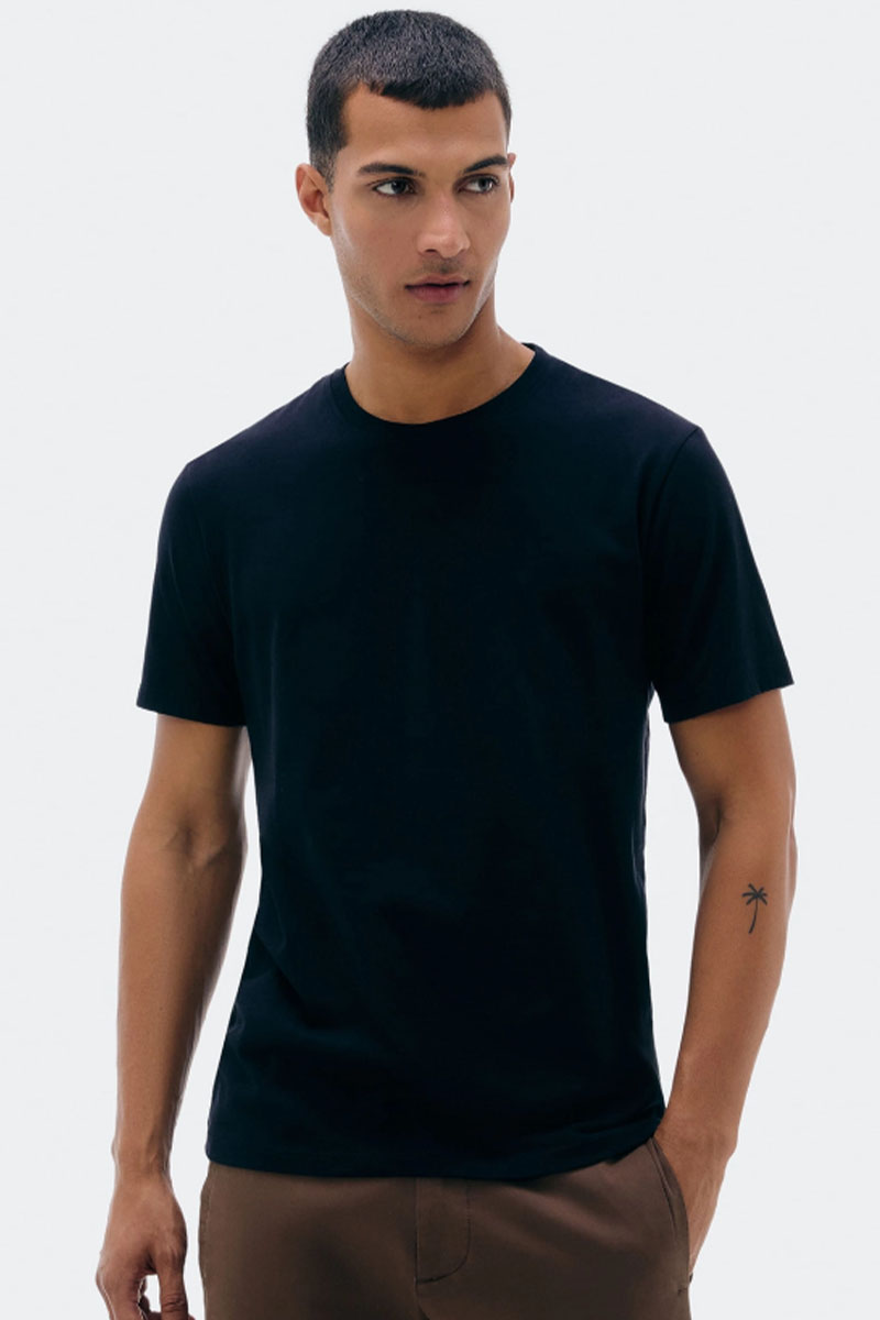 Camiseta Básica Hering World Masculina - Preta