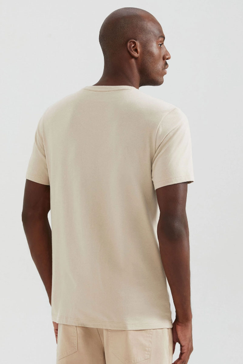 Camiseta Básica Hering World Masculina - Bege