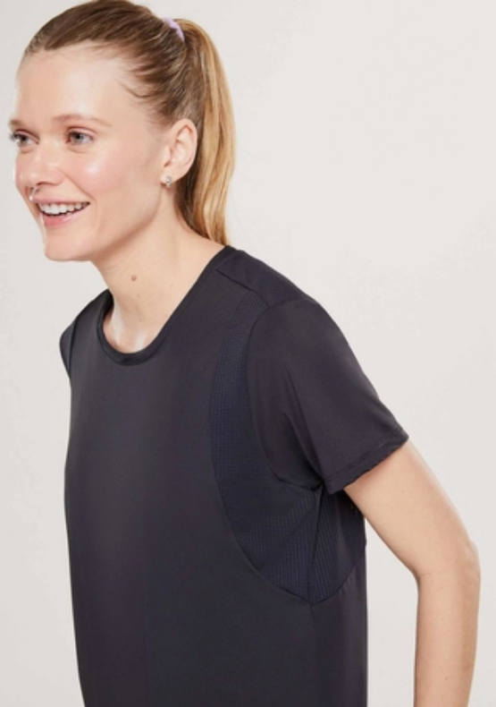Camiseta Esportiva Hering Proteção Uv 50+ Feminina - Preta