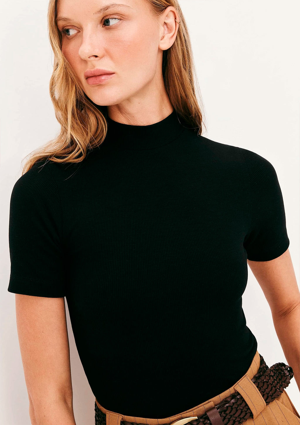 Blusa Manga Curta Hering Gola Alta Em Ribana Canelada Feminina - Preto