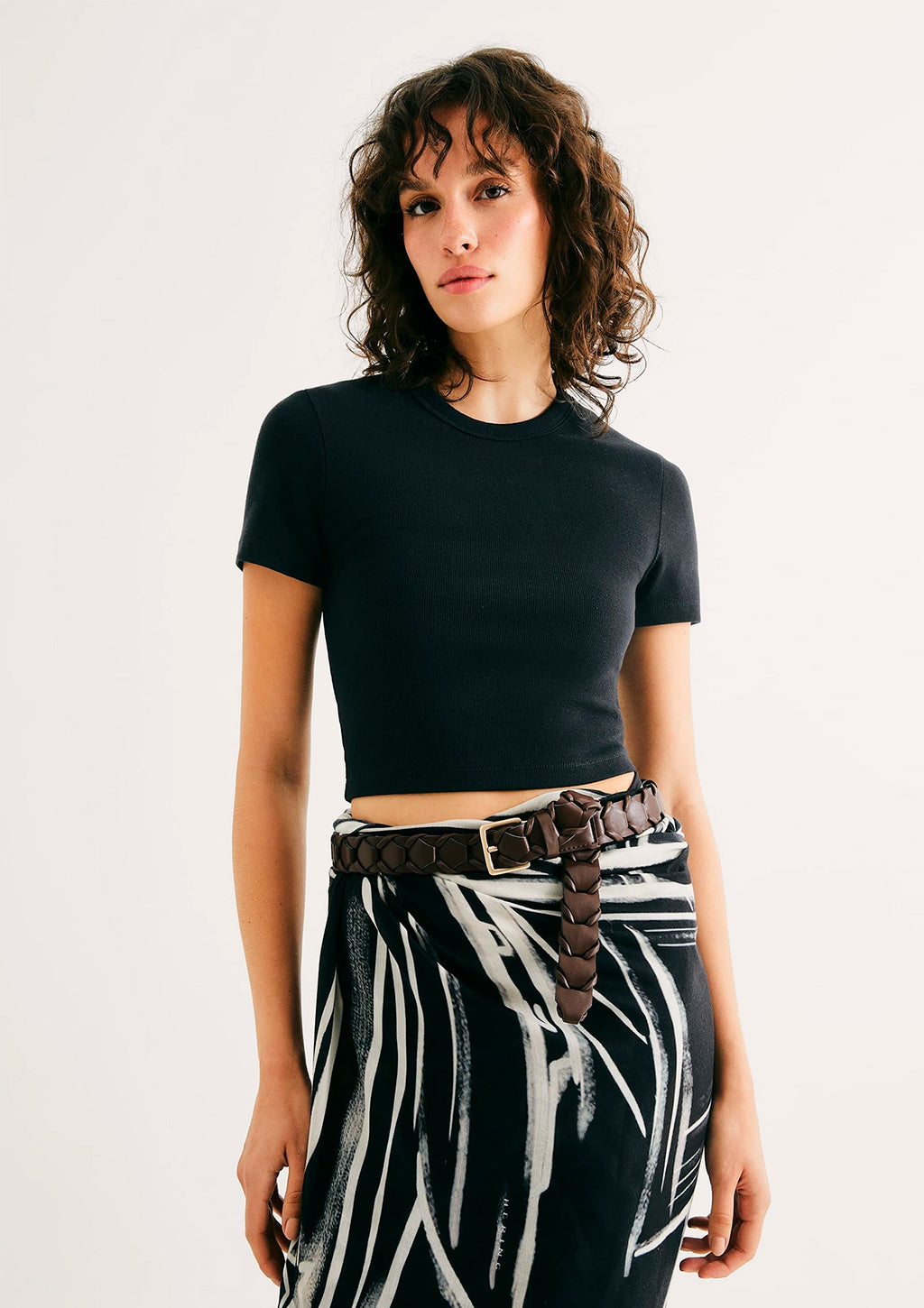 Blusa Cropped Manga Curta Hering Em Ribana Canelada - Preto