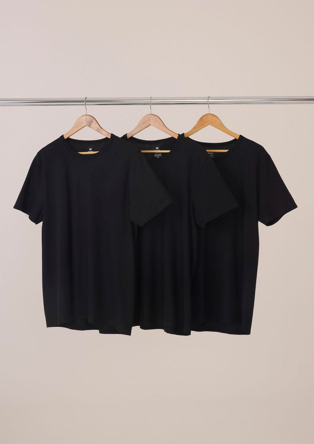 kit 3 Camisetas Slim Hering Gola Careca Masculino - Preto