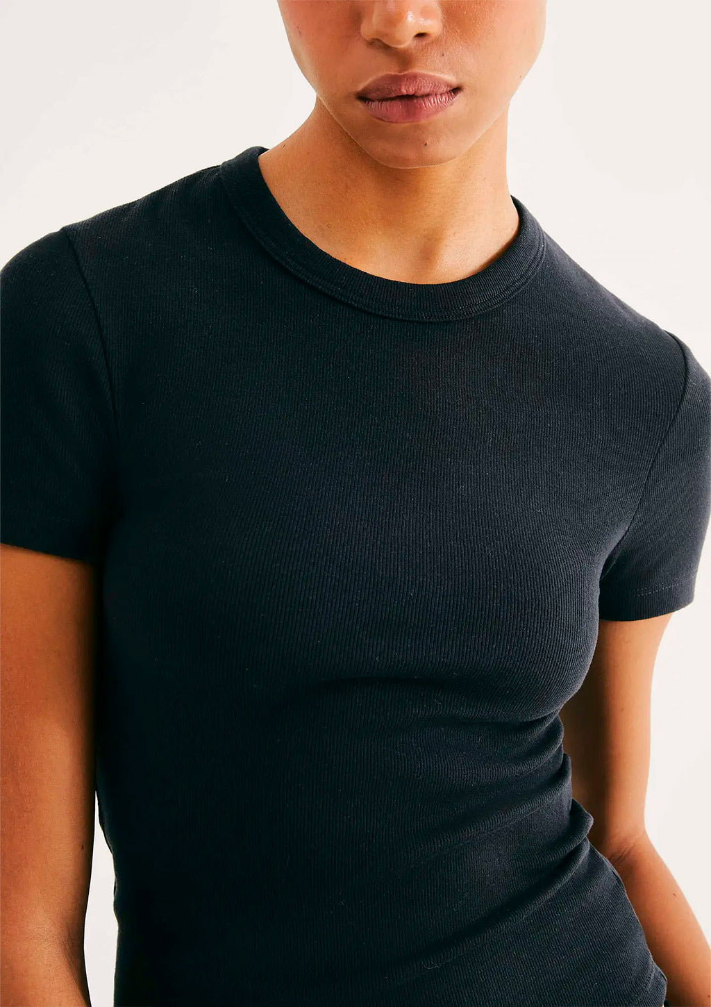 Blusa Manga Curta Em Ribana Hering Slim Feminina - Preto
