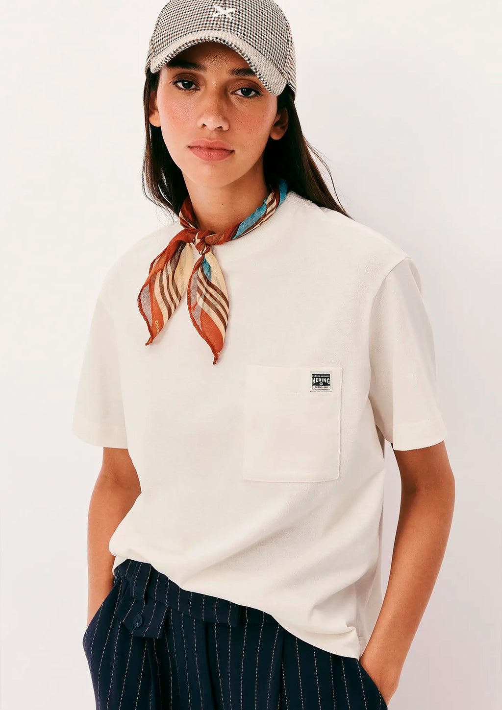 Camiseta Manga Curta Boxy Hering Feminina - Creme
