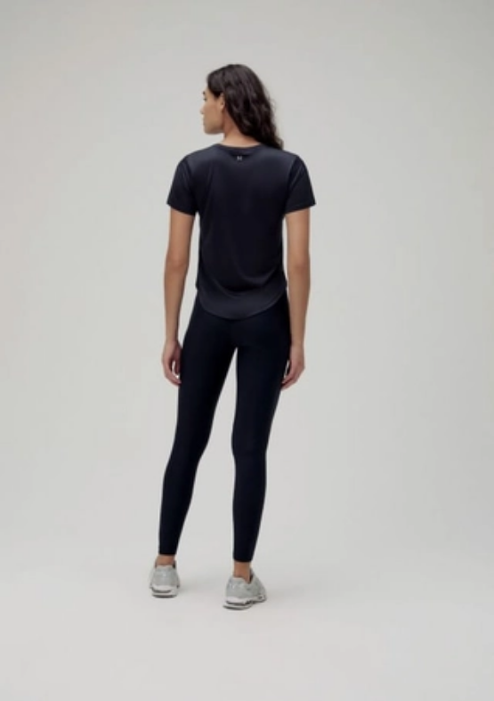 Camiseta Esportiva Hering Texturizada Feminina - Preta