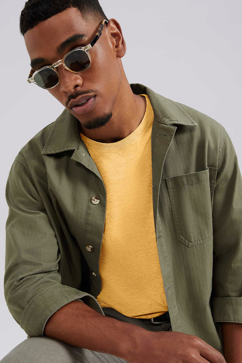 Camiseta Básica Hering World Masculina - Amarelo Mostarda