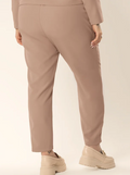 Calça Cativa Plus Size de Alfaiataria  Feminina – Nude