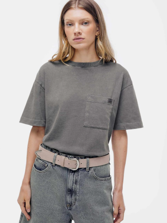 Camiseta Manga Curta Hering Estonada Com Bolso Feminina - Cinza