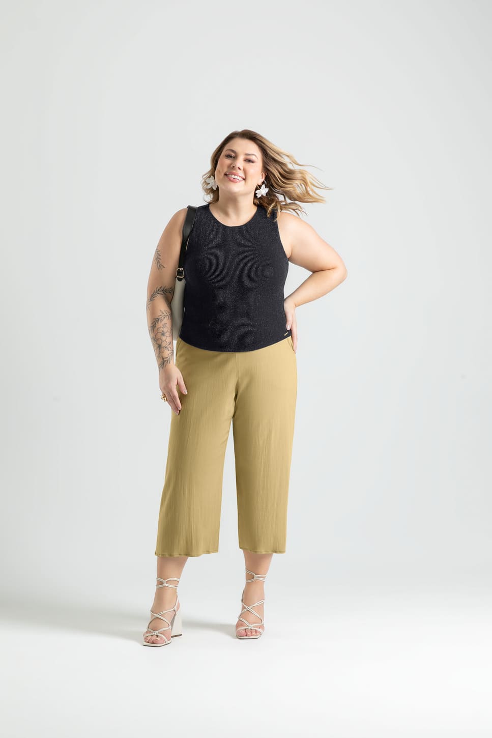 Regata Plus Size Feminina Em Ribana Canelada Brilhosa Cativa
