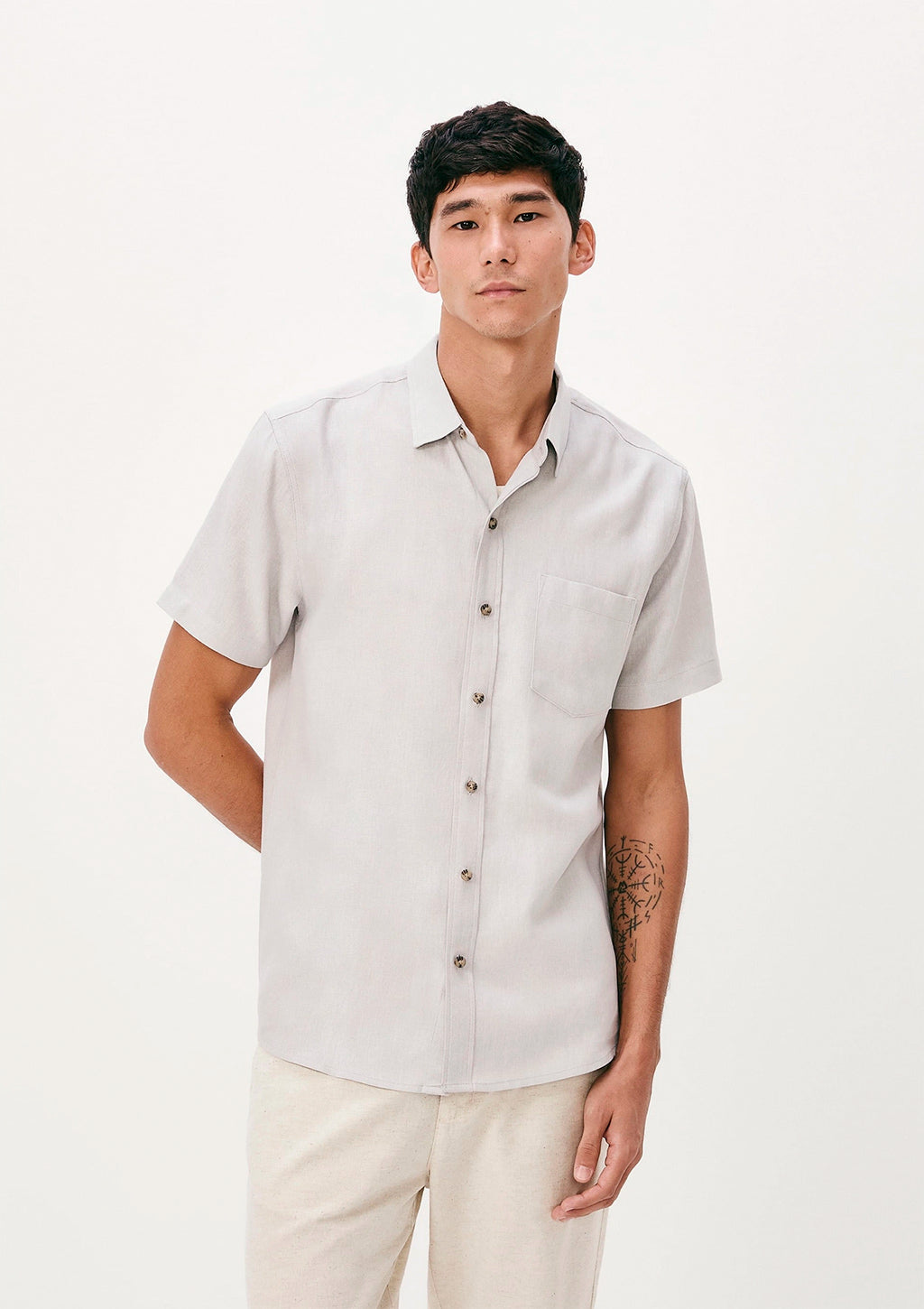 Camisa Slim Manga Curta Hering Em Linho Masculina - Cinza