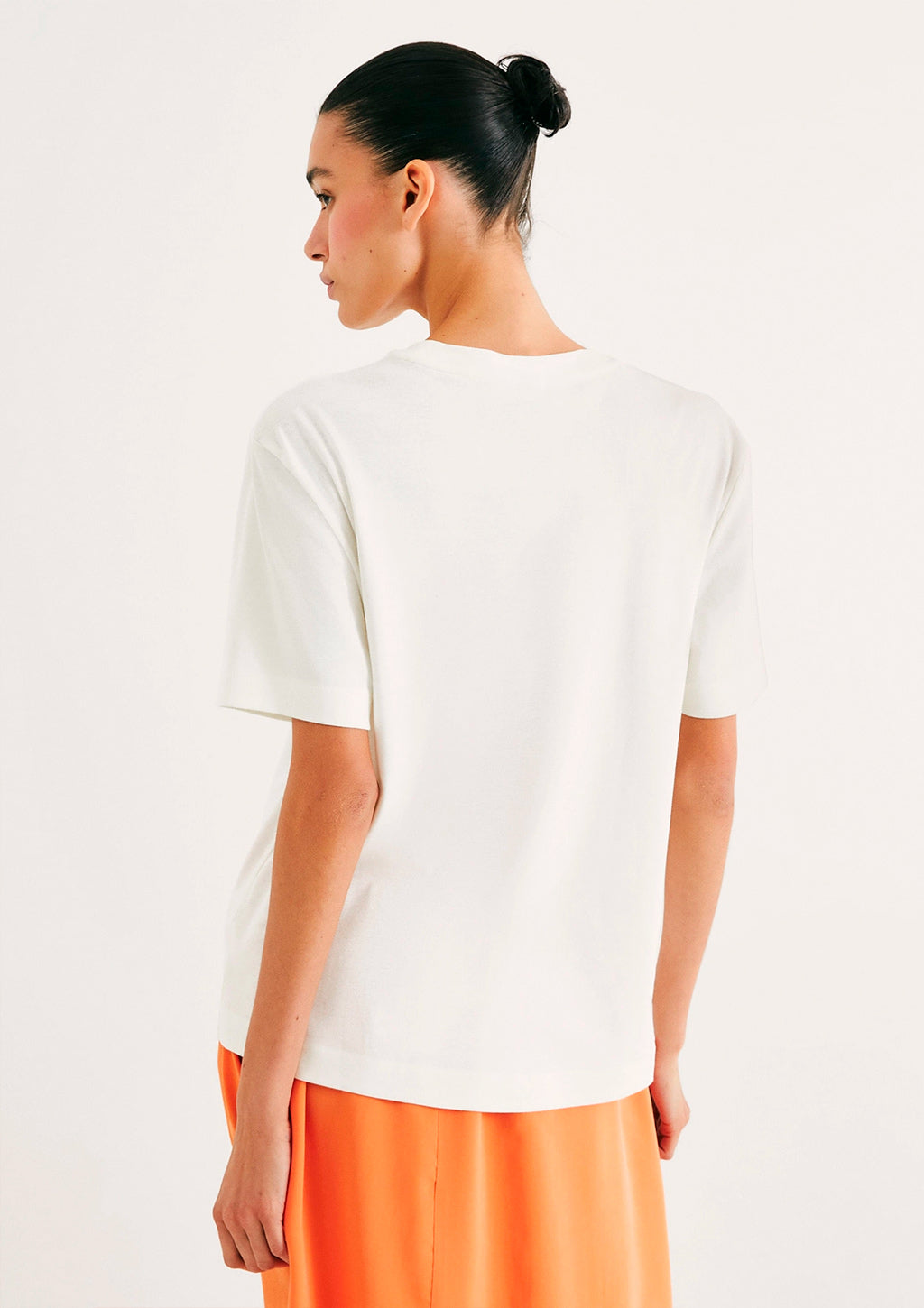 Camiseta Manga Curta Hering Malha Suedine Feminina - Off White