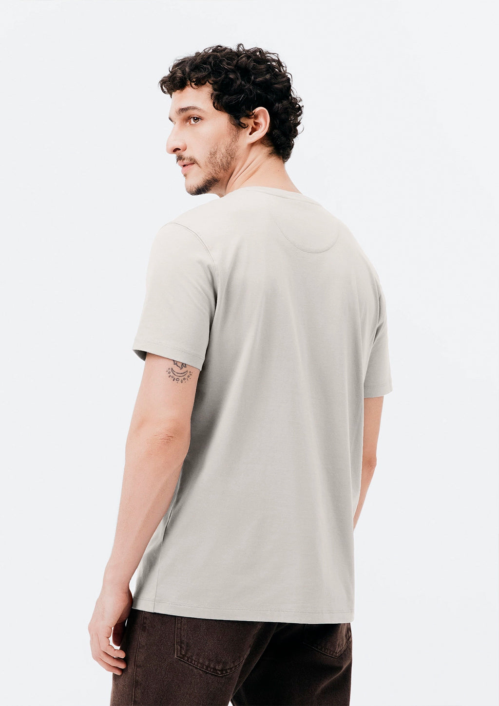 Camiseta Manga Curta Hering Básica Algodão Pima Masculina - Bege