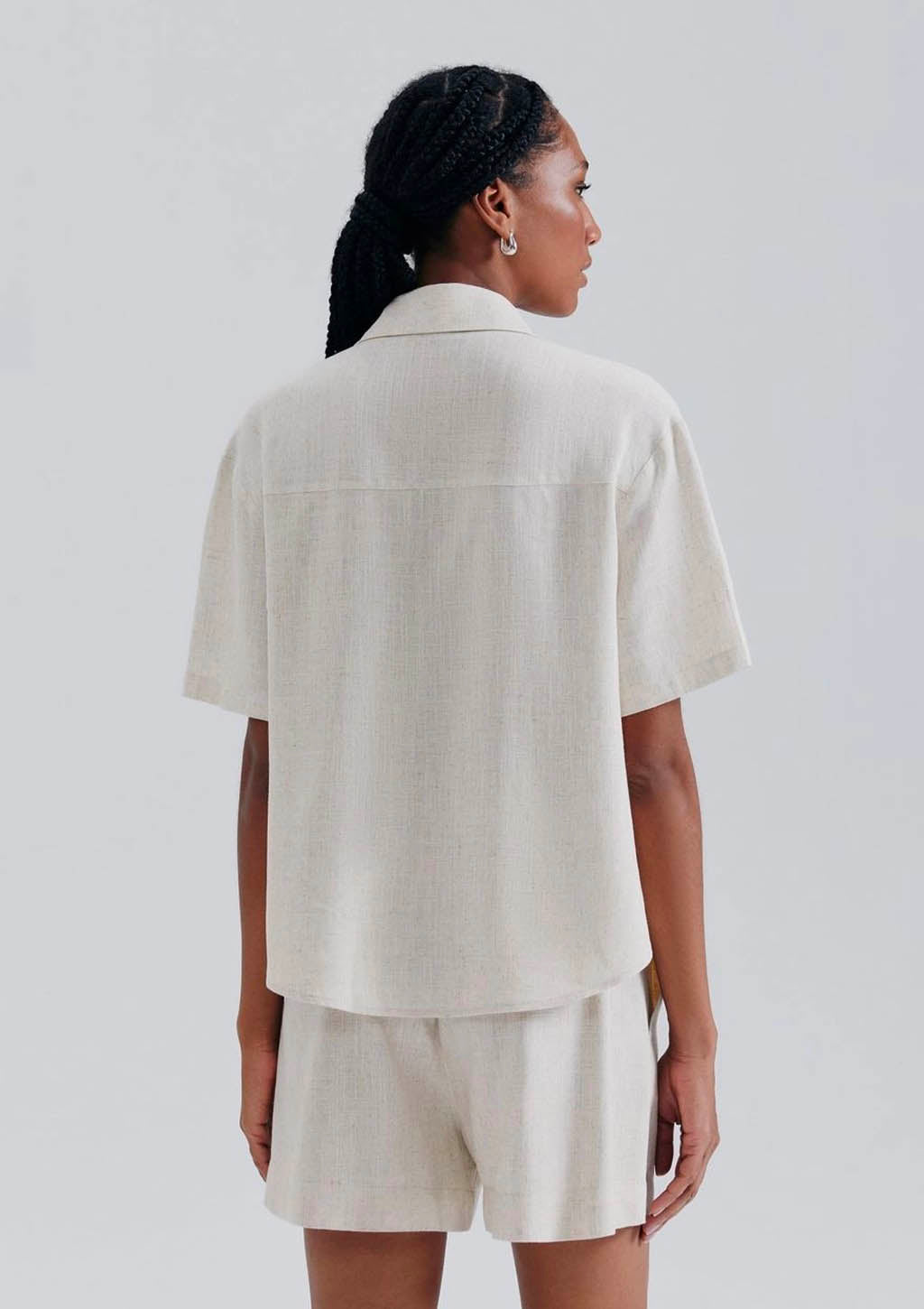 Camisa Manga Curta Feminina Em Viscolinho Com Bordado Hering - Bege
