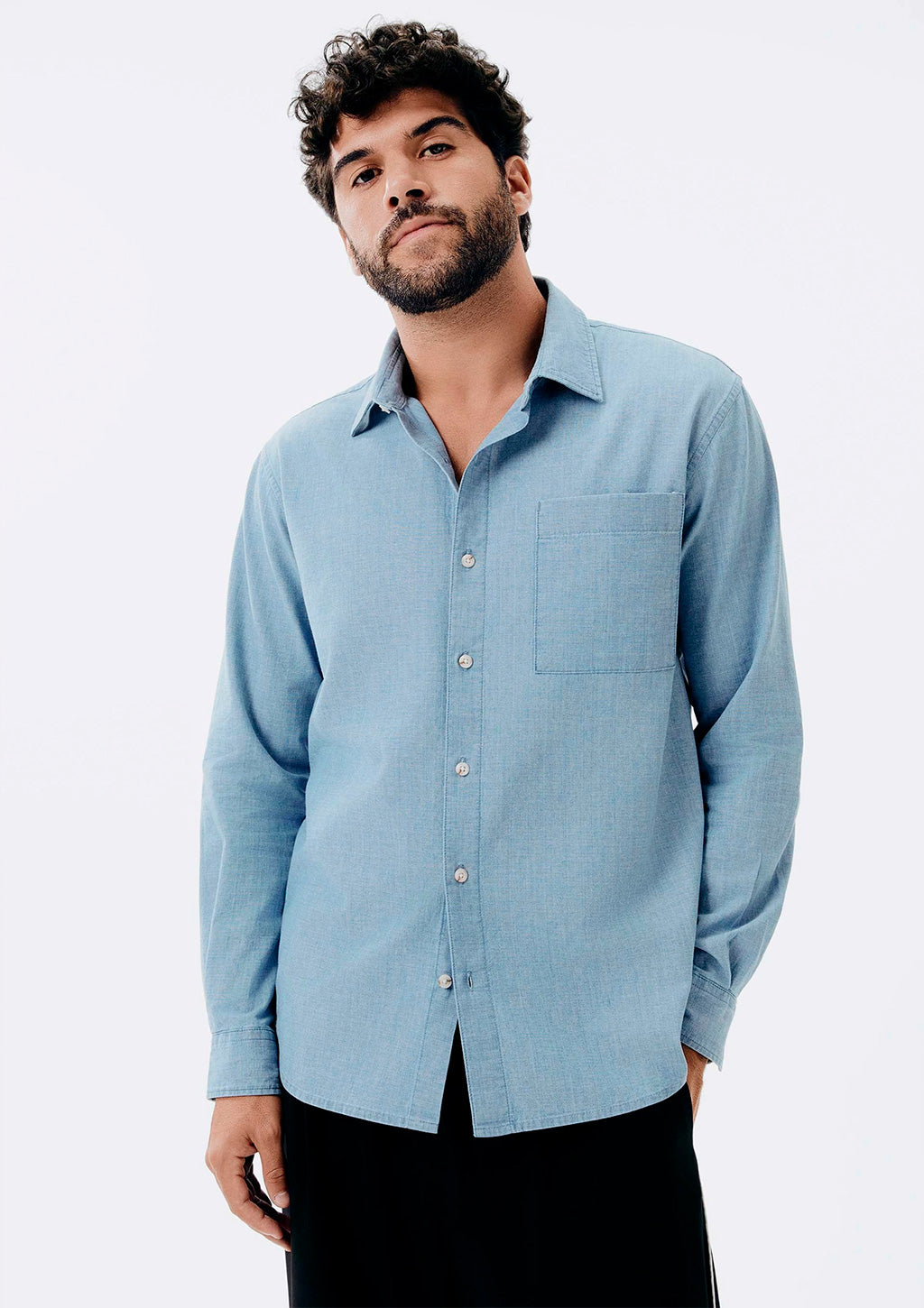 Camisa Manga Longa Hering Regular Em Jeans Com Bolso Frontal Masculina - Azul
