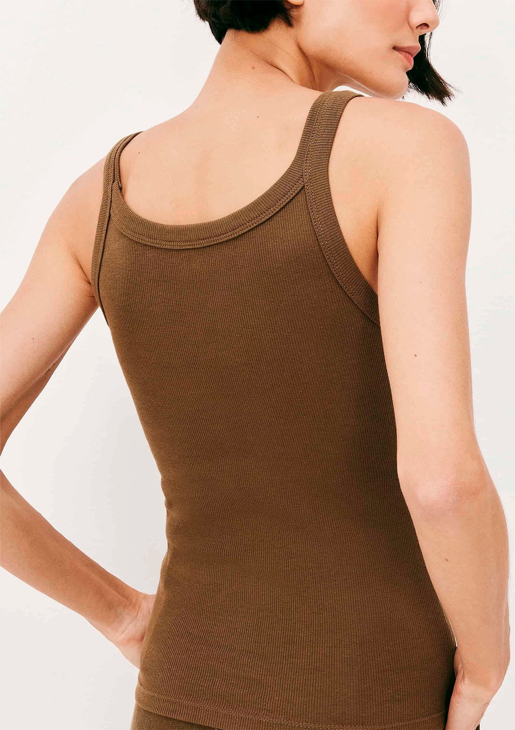 Regata Slim Rib Hering Feminina - Marrom