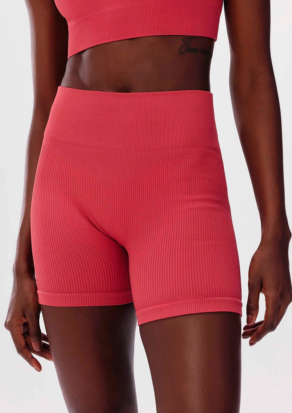 Bermuda Esportiva Biker Hering Sem Costura Feminina - Vermelha