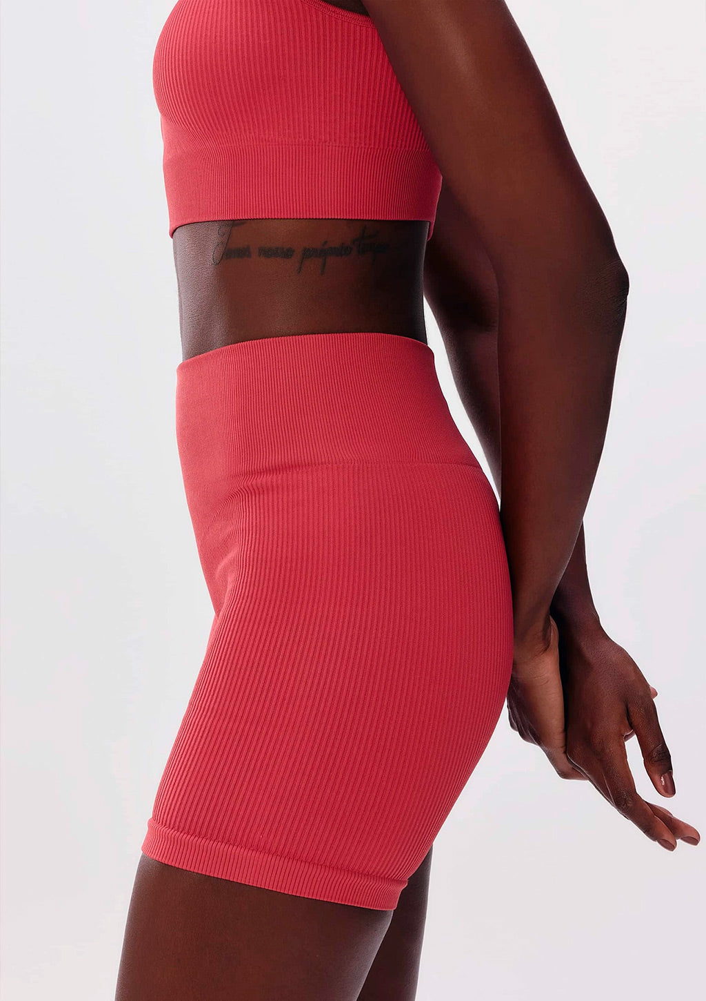 Bermuda Esportiva Biker Hering Sem Costura Feminina - Vermelha
