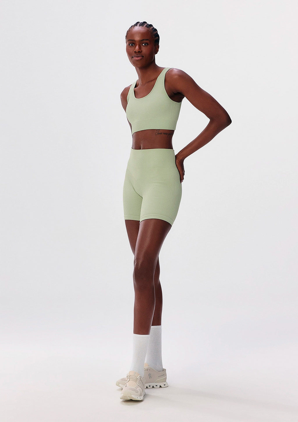 Bermuda Esportiva Biker Hering Sem Costura Feminina - Verde