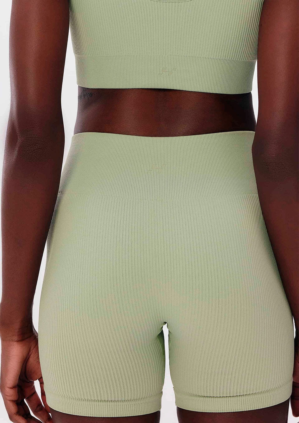Bermuda Esportiva Biker Hering Sem Costura Feminina - Verde