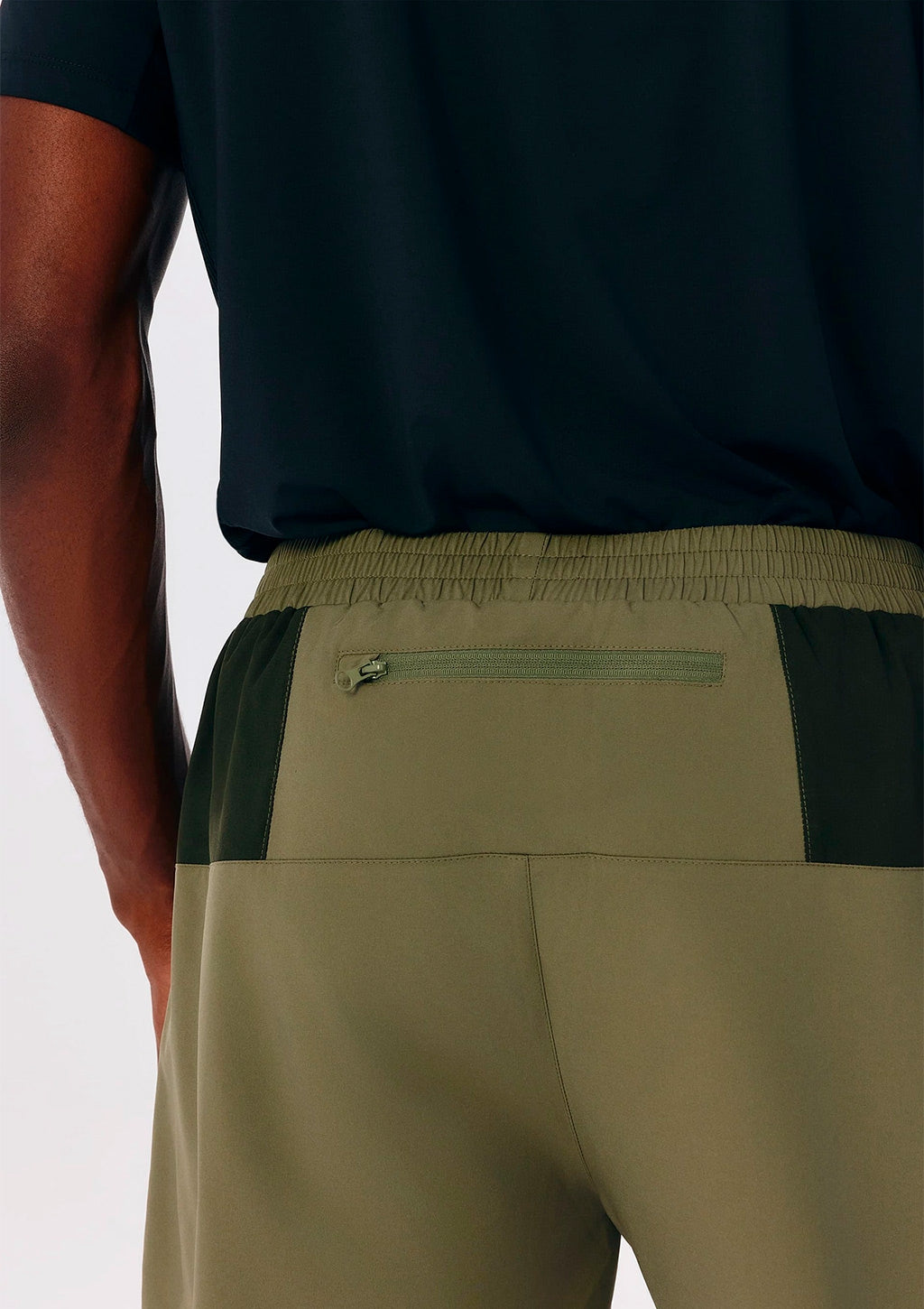 Bermuda Esportiva Hering Runner Secagem Rápida Masculina - Verde Caqui