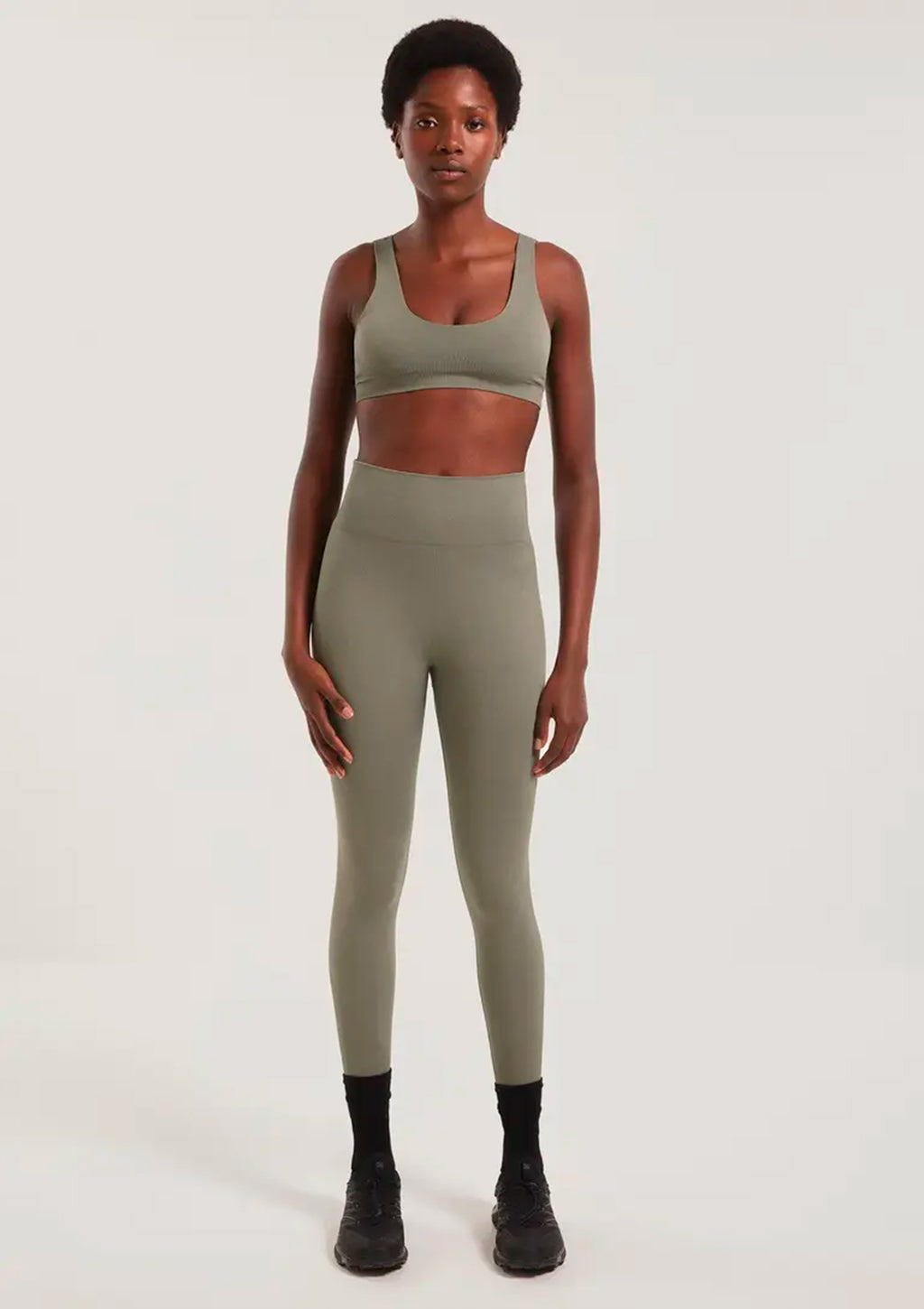 Top Esportivo Hering Sem Costura Feminina - Verde