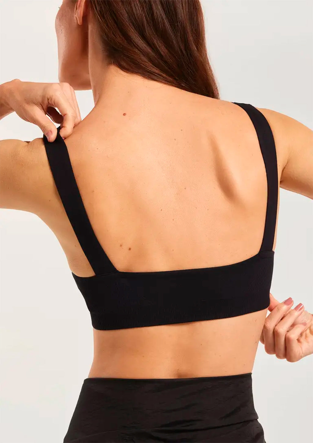Top Esportivo Hering Sem Costura Feminina - Preto