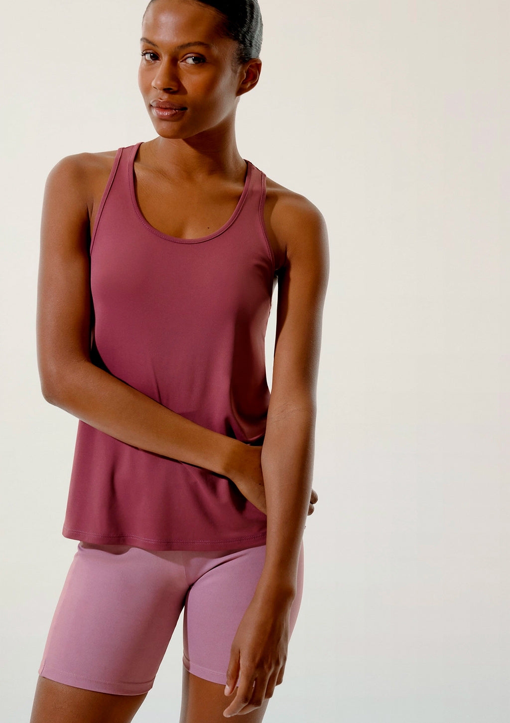 Camiseta Manga Curta Esportiva Hering Com Proteção UV Feminina - Roxo