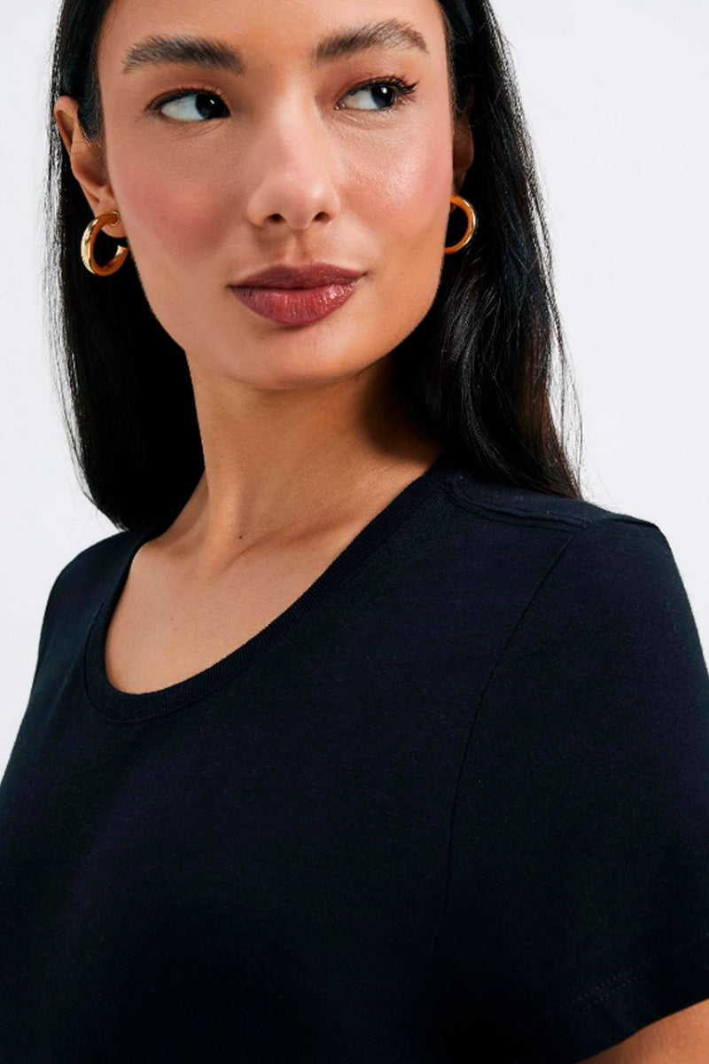 Camiseta Manga Curta Hering Slim World Básica Feminina - Preto