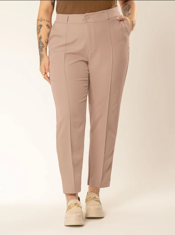 Calça Cativa Plus Size de Alfaiataria  Feminina – Nude