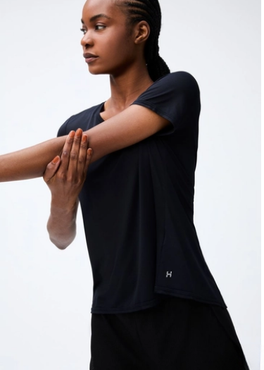 Camiseta Esportiva Hering Básica Easy Care Feminina - Preta