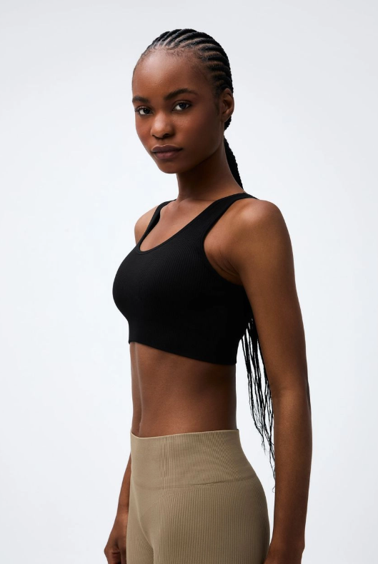 Top Esportivo Hering Canelado Sem Costura Com Bojo Feminino - Preto