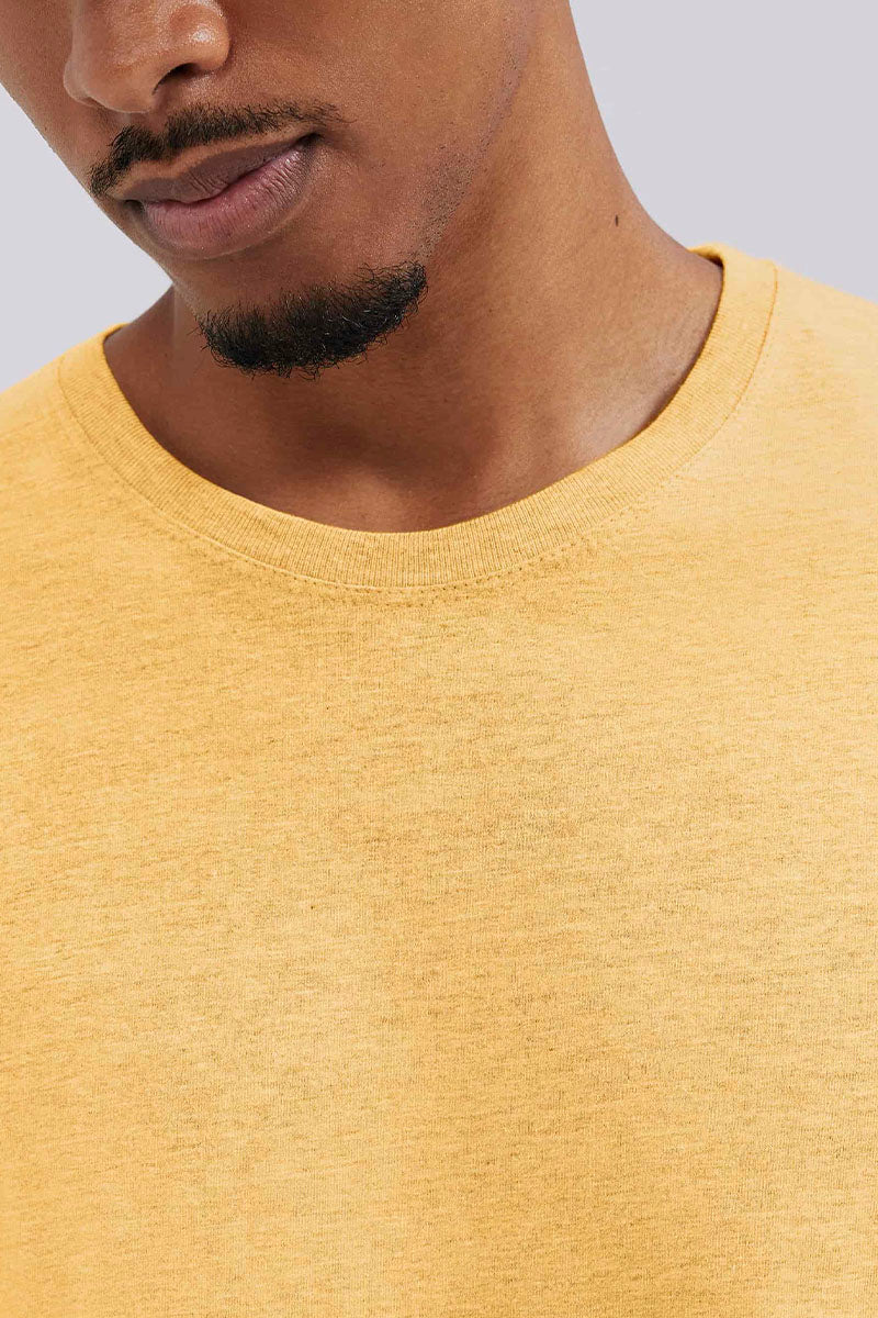 Camiseta Básica Hering World Masculina - Amarelo Mostarda