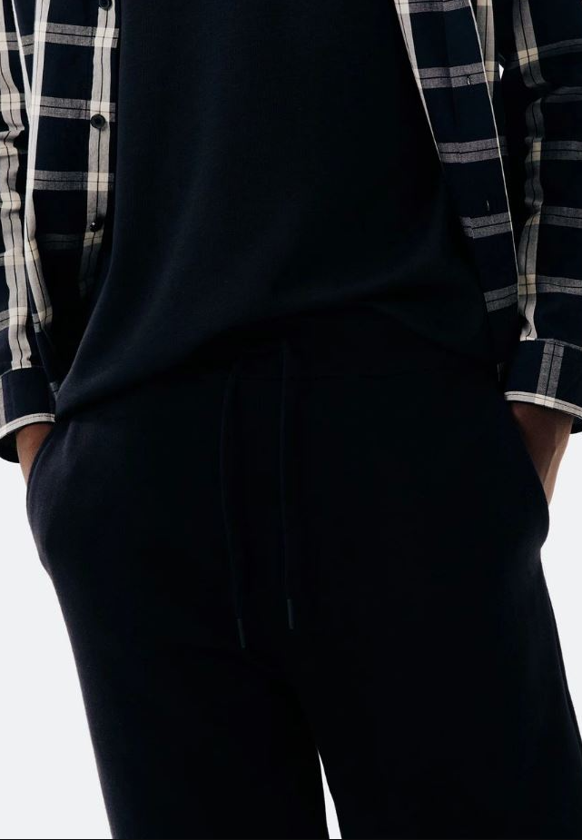 Calça Básica Hering Masculina Jogger em Moletom Peluciado - Preta