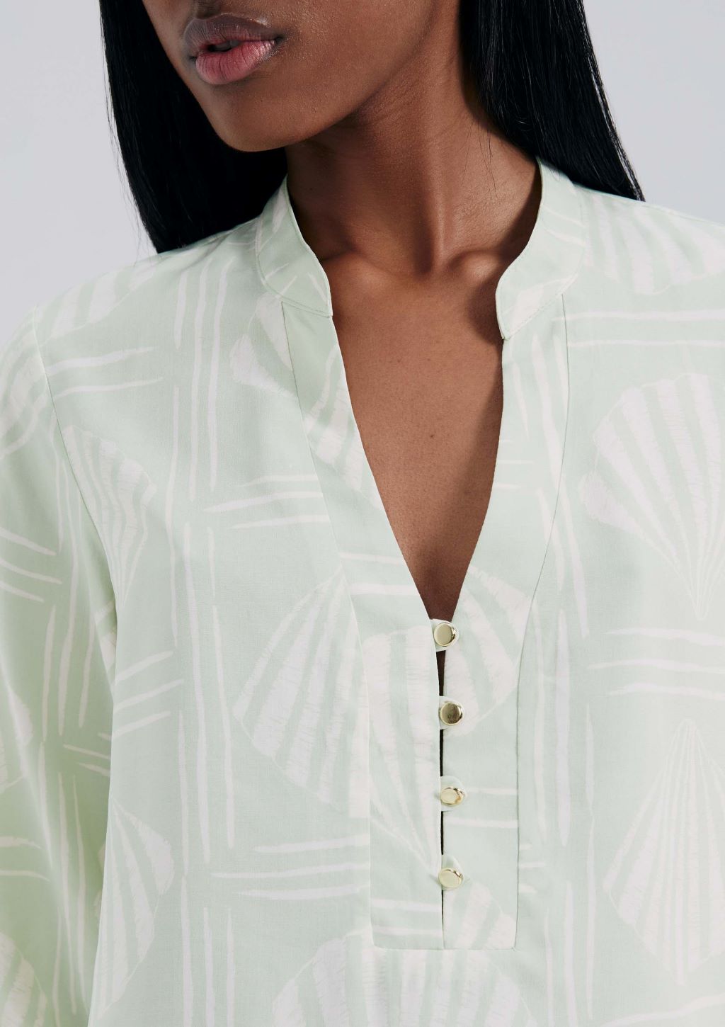 Blusa Estampada Decote V Manga Bufante Feminina Hering - Verde