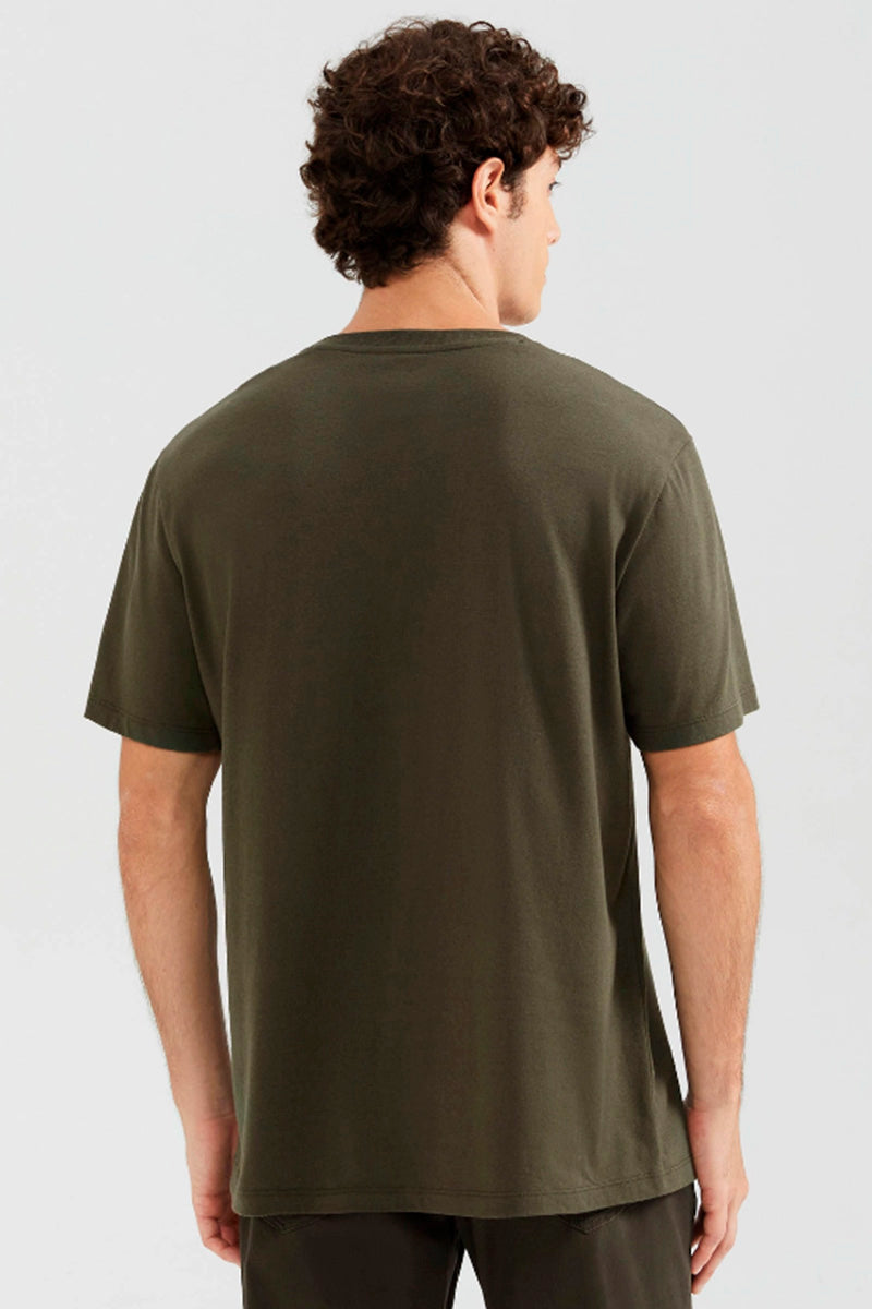 Camiseta Básica Hering World Com Bordado Masculina - Verde