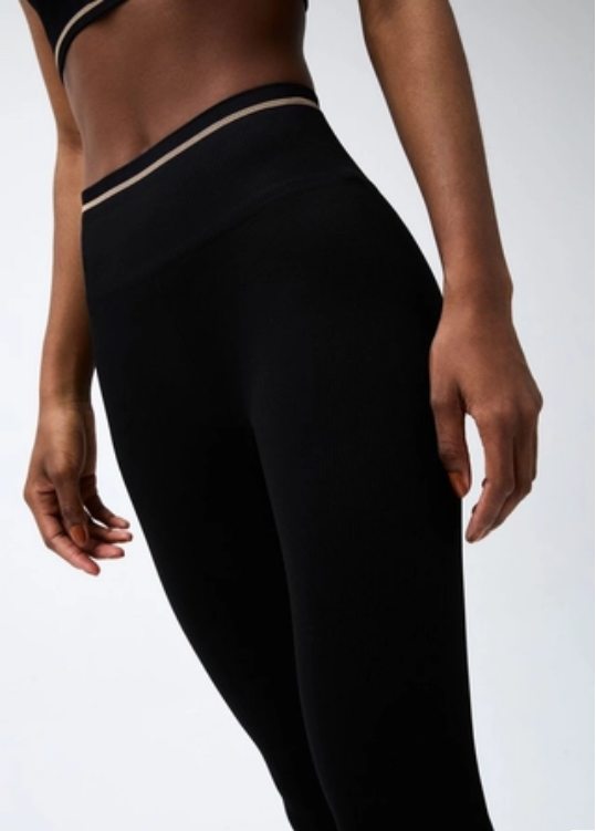 Calça Legging Hering Sem Costura Feminina - Preta