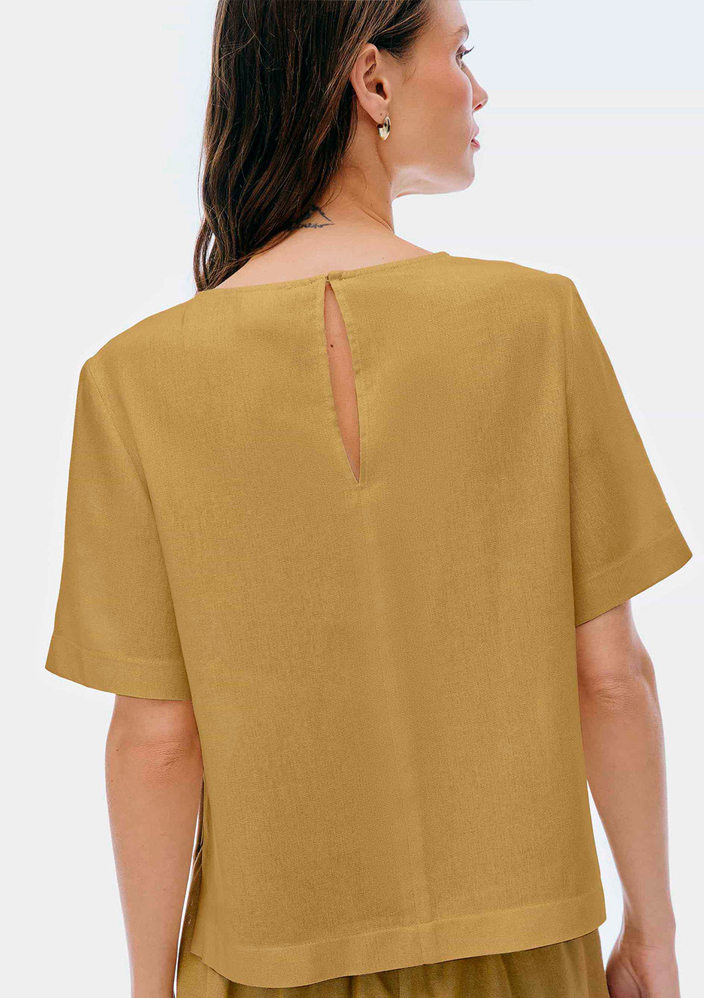 Blusa Manga Curta Hering Com Linho Feminina - Caqui