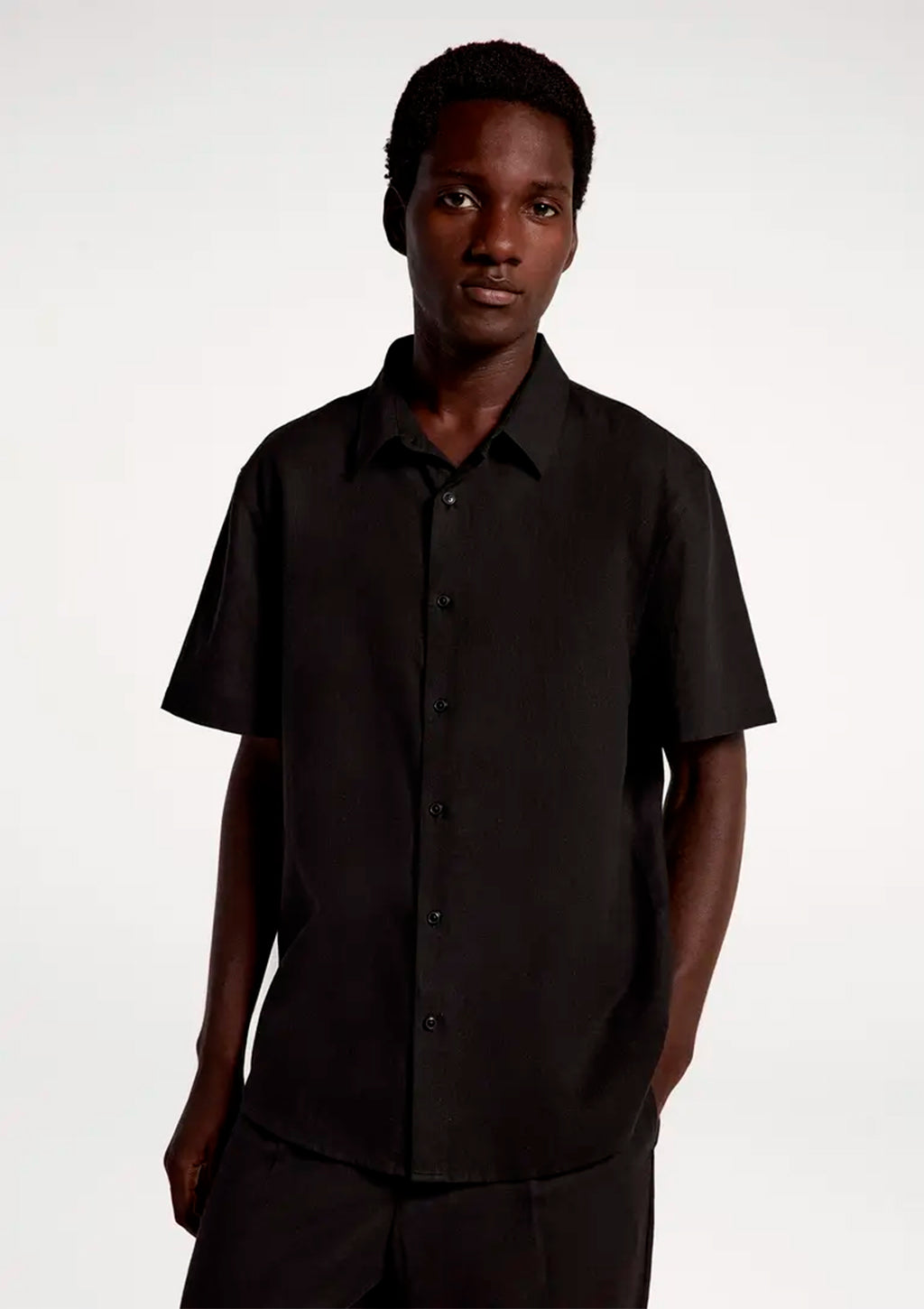 Camisa Manga Curta Slim Hering Com Linho Masculina - Preto