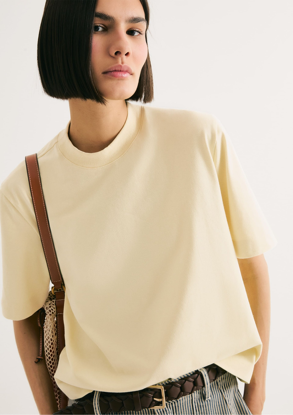 Camiseta Básica Hering Feminina Manga Curta Mid - Amarelo