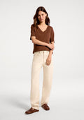 Camiseta Feminina Oversized Decote V Em Malha Interlock Hering - Marrom