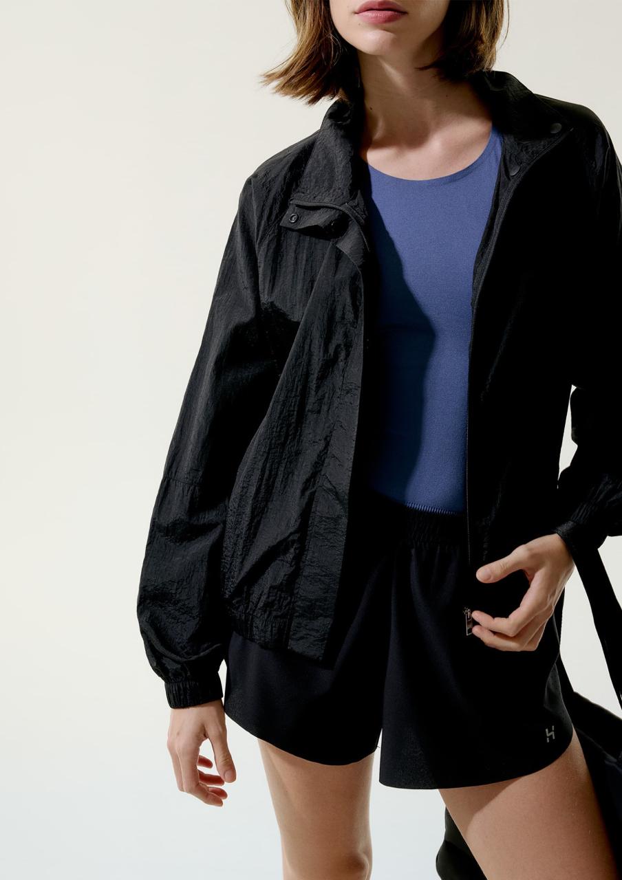 Jaqueta Esportiva Feminina Corta Vento Hering - Preto