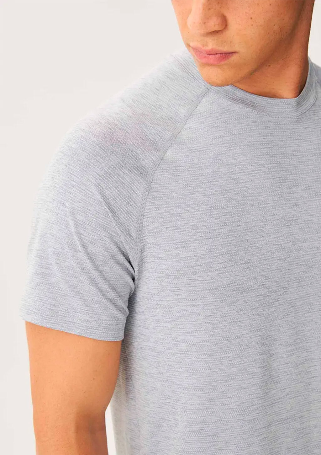 Camiseta Manga Curta Esportiva Hering Moove Secagem Rápida Masculina - Cinza